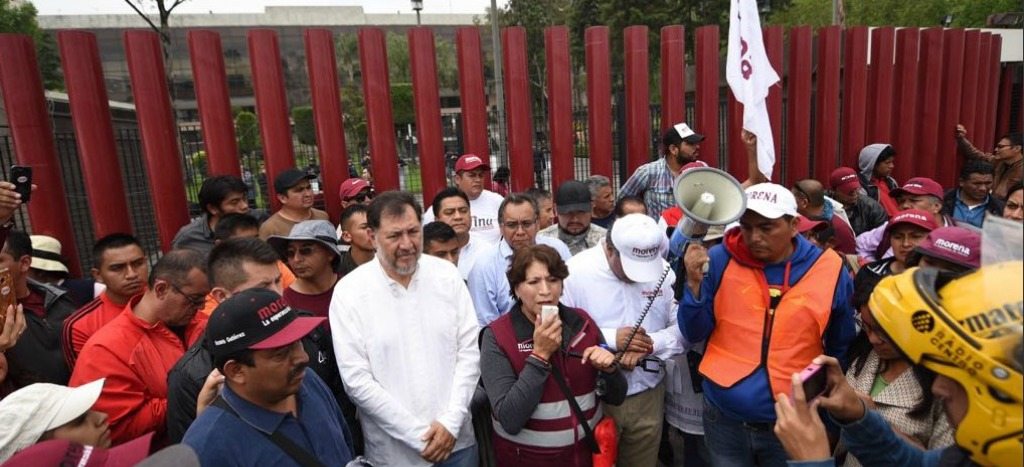 Instala Delfina Gómez plantón en San Lázaro pide limpiar la elección