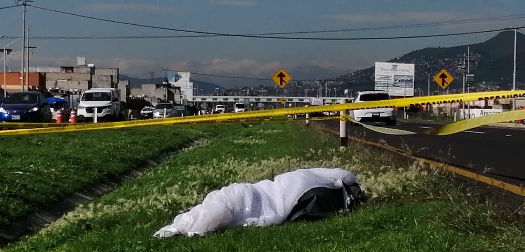 Bloquean campesinos distintas autopistas del país muere uno