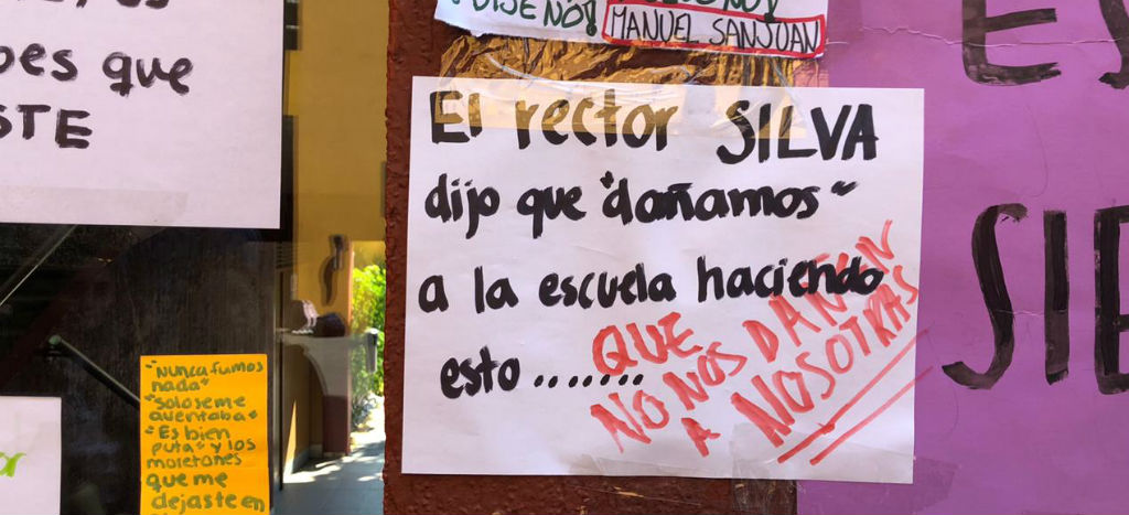 Colocan Tendedero Del Acoso En Escuela Libre De Derecho Aristegui