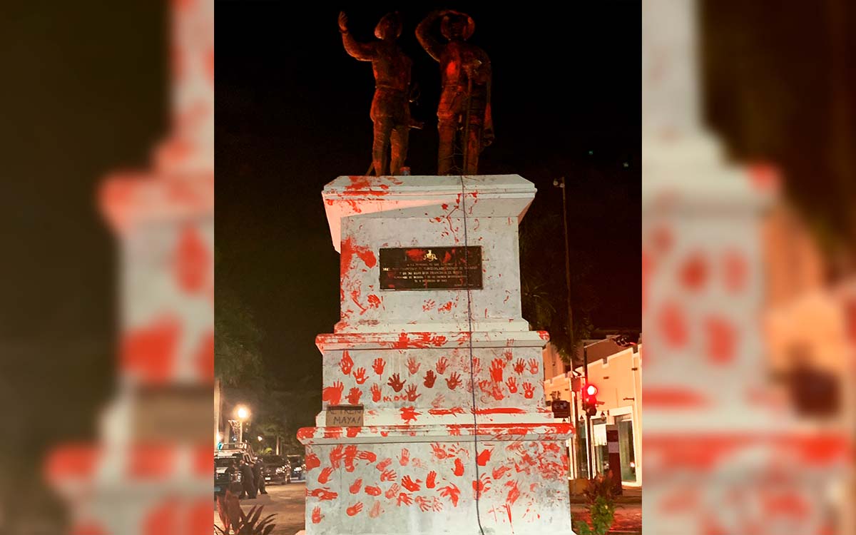 Protestan Contra Tren Maya Pintan Y Golpean Monumento Video