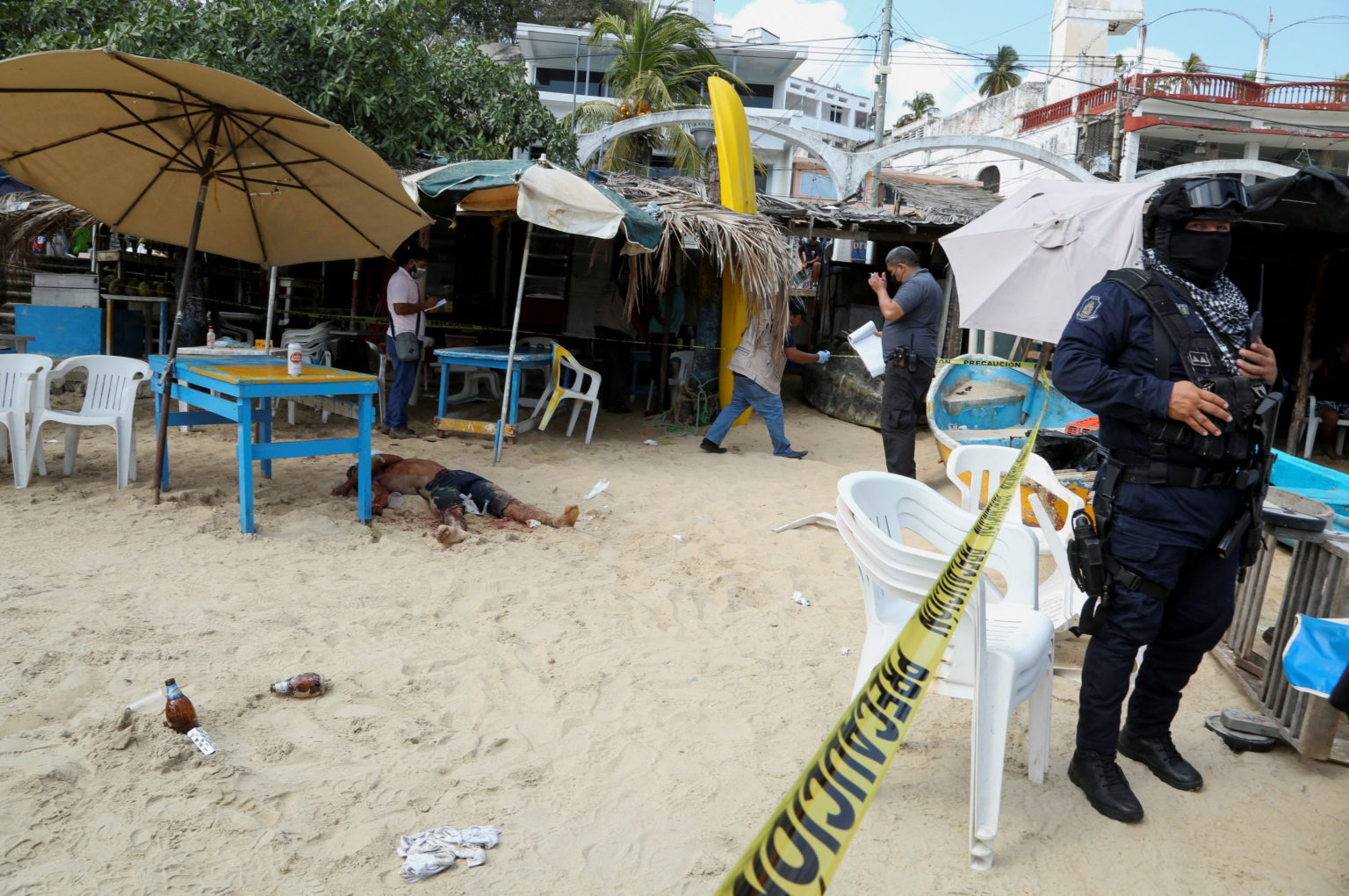 Balacera En Playa Caleta Deja Un Muerto Y Un Herido Aristegui Noticias