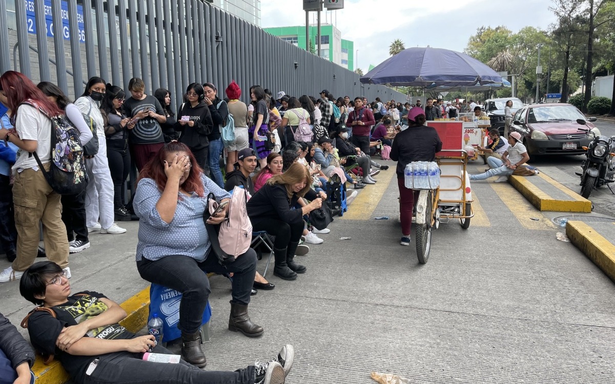 Video Fans De Luis Miguel Acampan Afuera De La Arena Cdmx Con