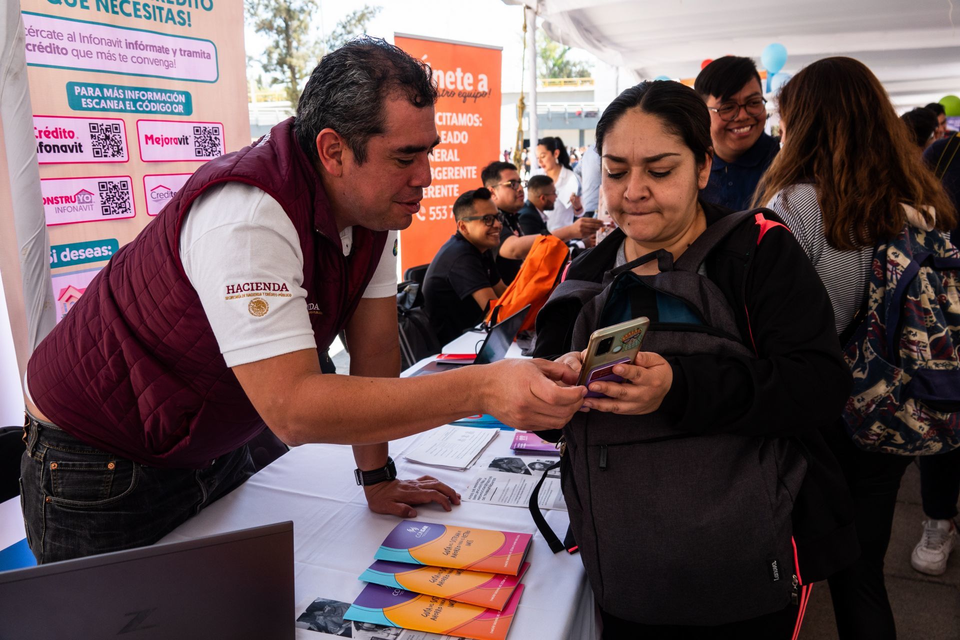 Buscas Trabajo Fechas Y Sedes De Ferias De Empleo Durante Agosto En