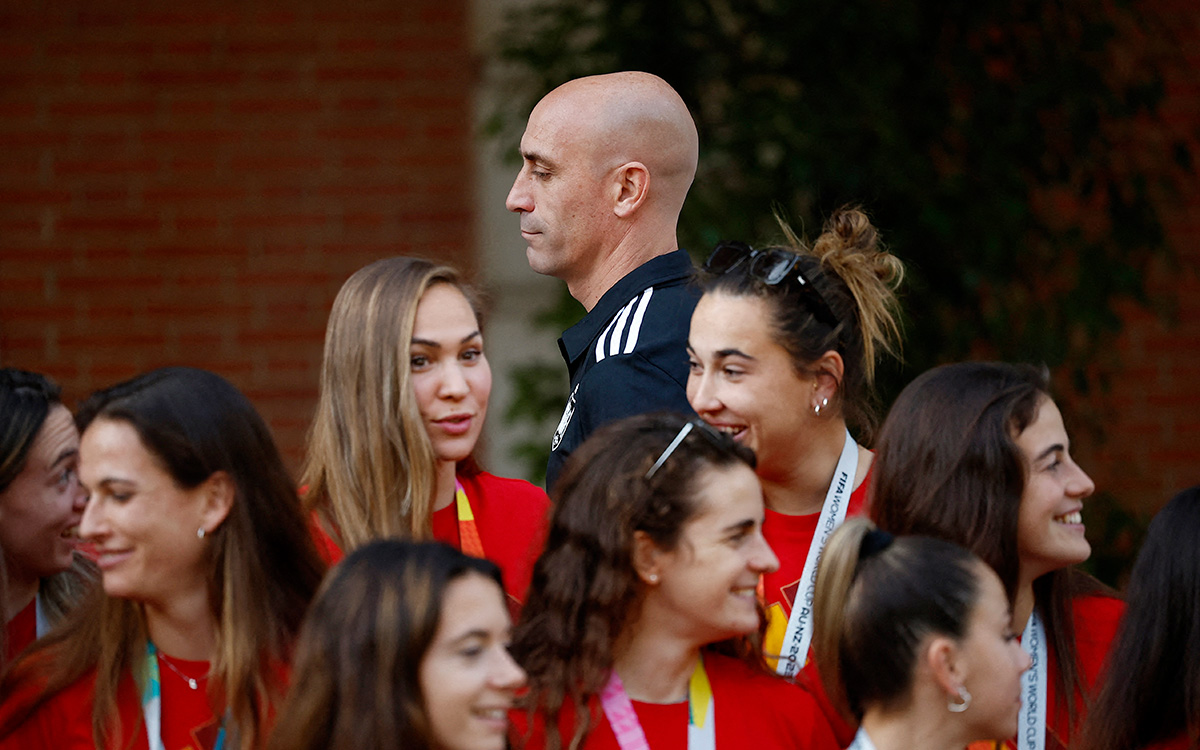 FIFA Abre Procedimiento Disciplinario Contra Luis Rubiales Por Beso A