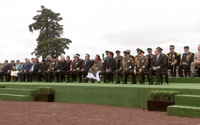 Salvador Cienfuegos Es Condecorado Por Amlo Durante El Bicentenario Del