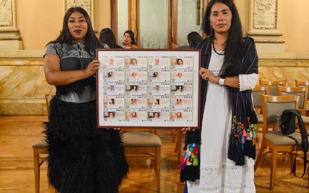 Develan billete conmemorativo Escritores Indígenas de México de la