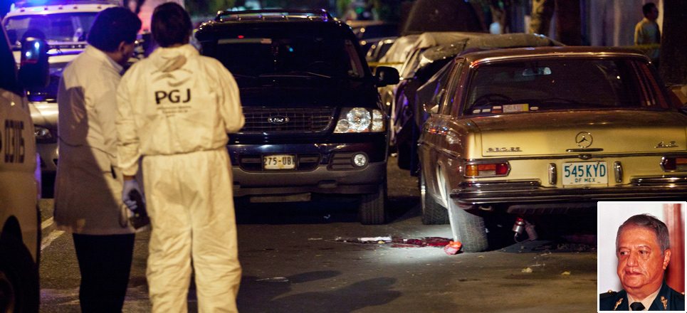 Fue uno de los operadores de la llamada 'Guerra sucia' contra movimientos guerrilleros de los años 70. En 2002 fue acusado de vínculos con el narcotráfico. En 2008 el Ejército lo condecoró por "patriota y leal".