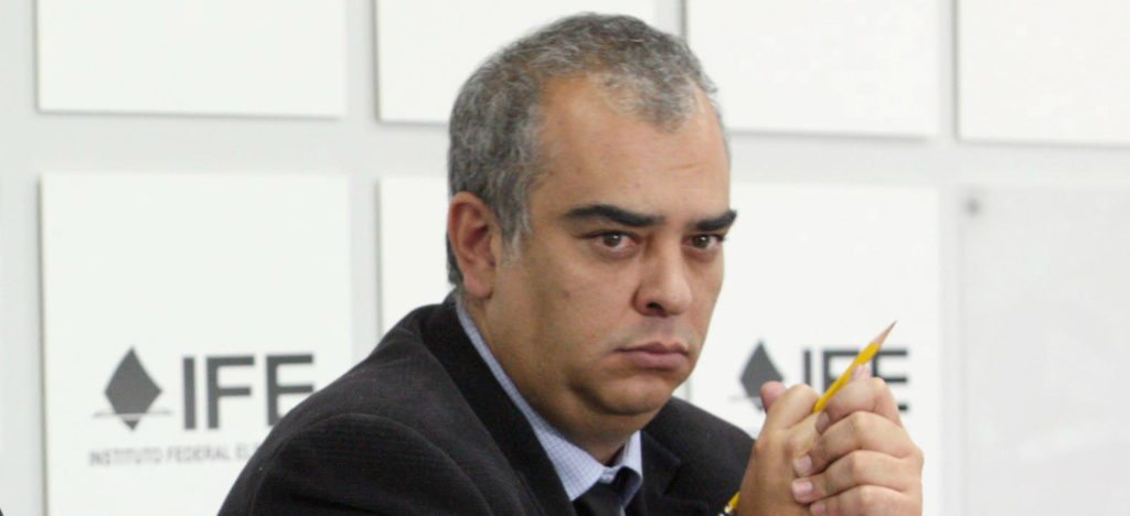 El mercado negro de espacios en radio y TV "es ominoso": Figueroa en MVS El mercado negro de espacios en radio y TV "es ominoso": Figueroa en MVS