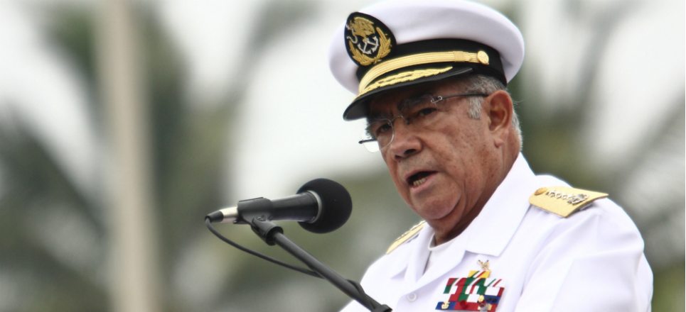 La Policía de la ciudad de Roswell, en el estado de Georgia, confirmó la breve detención, la madrugada del pasado viernes, de Mariano Saynez Díaz-Durán, hijo del secretario de Marina y funcionario administrativo del consulado de México en Atlanta, por conducir a exceso de velocidad y en estado de ebriedad.