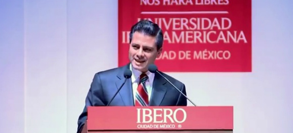 Enrique Peña Nieto en su visita a la Universidad Iberoamericana / Foto: AristeguiNoticias