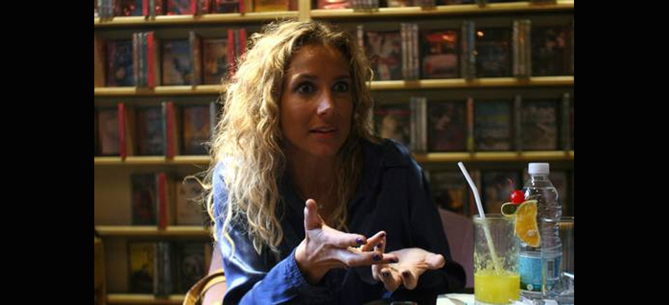 Alejandra Lagunes es identificada por The Guardian como figura clave del equipo “hancock” como directora de Televisa Interactive Media, quien en 2009 diseñó una campaña anónima en internet para promover a Enrique Peña Nieto. Actualmente es diputada suplente por el Partido Verde Ecologista y coordinadora de redes sociales del candidato del PRI a la Presidencia