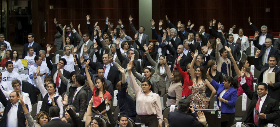Aprueban reforma a la Ley Federal del Trabajo | Aristegui Noticias