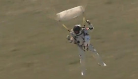 Felix Baumgartner triunfa y ¡rompe barrera del sonido!