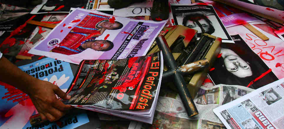 "Periodistas y libertad de expresión", artículo de Carmen Aristegui "Periodistas y libertad de expresión", artículo de Carmen Aristegui