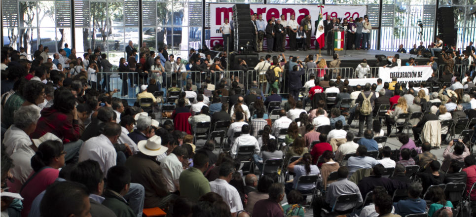 Puerta Cerrada A Medios En El Primer Congreso De Morena | Aristegui ...