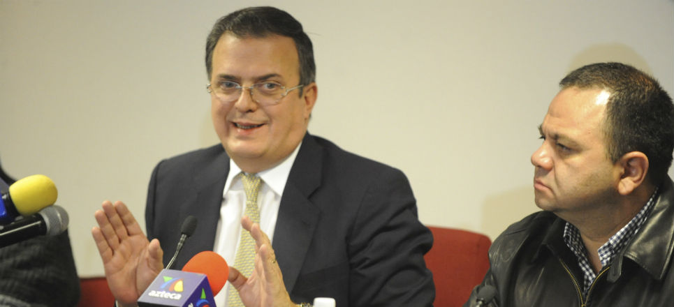 Ebrard descarta abandonar el PRD, pese a diferencias Ebrard descarta abandonar el PRD, pese a diferencias