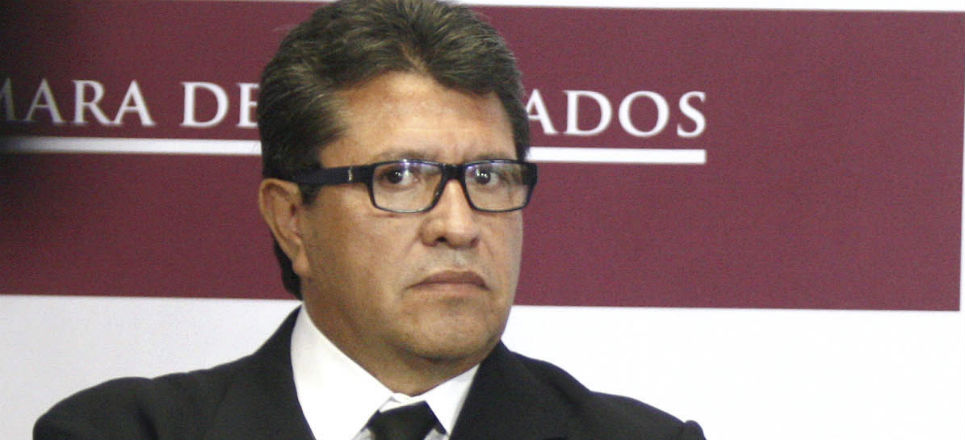 ¿Cuál es el estado que guarda la nación? Está enferma, postrada: Monreal