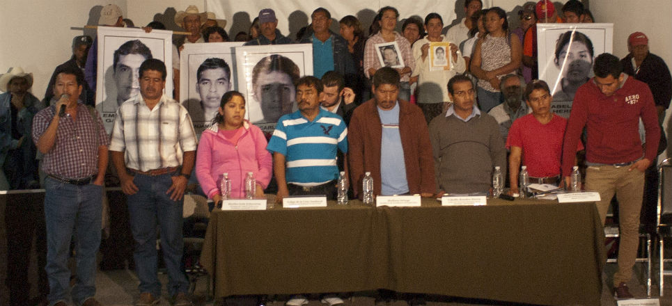 Padres de normalistas, molestos con EPN y la PGR porque "no hay resultados" Padres de normalistas, molestos con EPN y la PGR porque "no hay resultados"