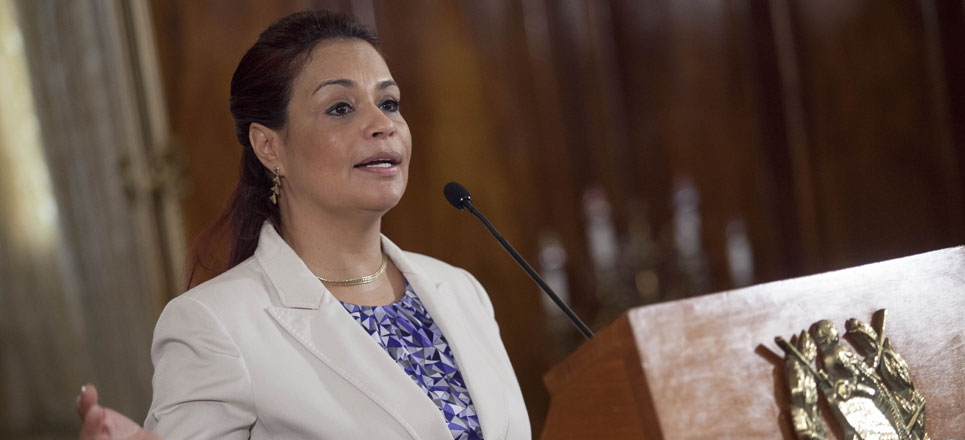 Renuncia la vicepresidenta por corrupción... en Guatemala (Video) Renuncia la vicepresidenta por corrupción... en Guatemala (Video)