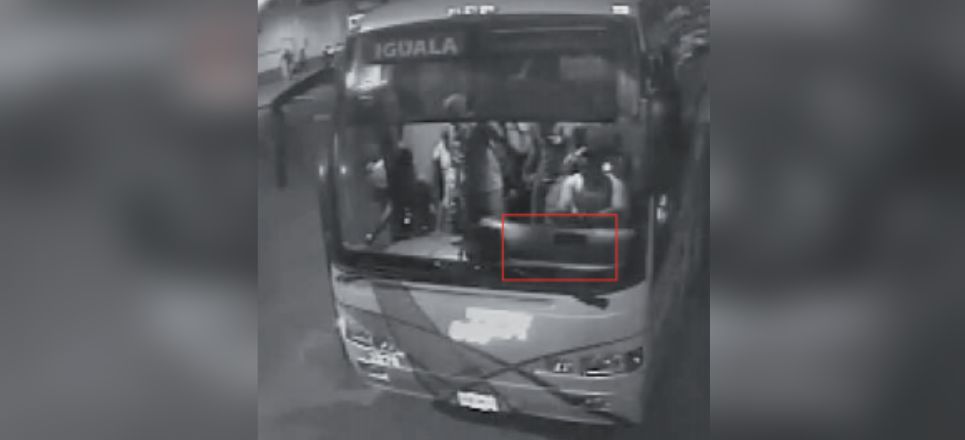 Ayotzinapa: El quinto autobús, ignorado y ocultado por la PGR (Reportaje) Ayotzinapa: El quinto autobús, ignorado y ocultado por la PGR (Reportaje)