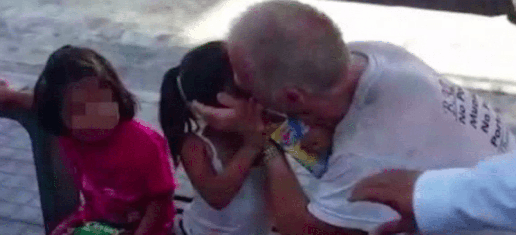 Detienen a canadiense que besaba a niñas en Acapulco 