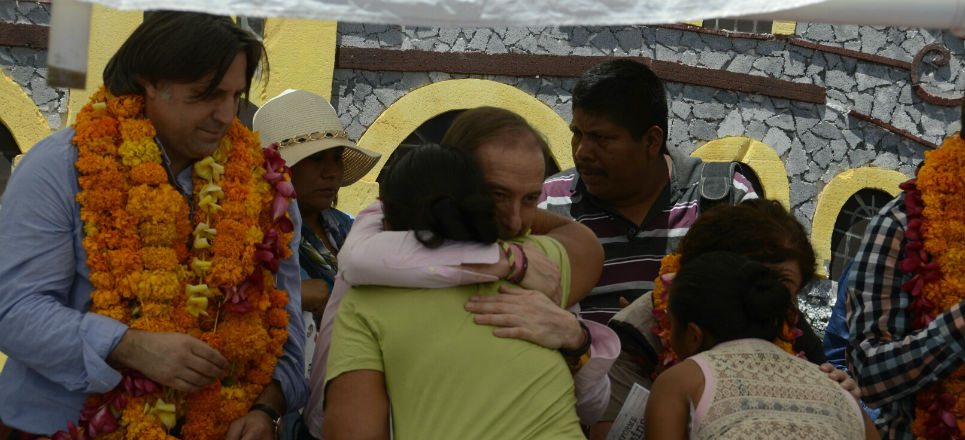 Padres de los 43 reciben segundo informe de GIEI y lo despiden (Fotos ...