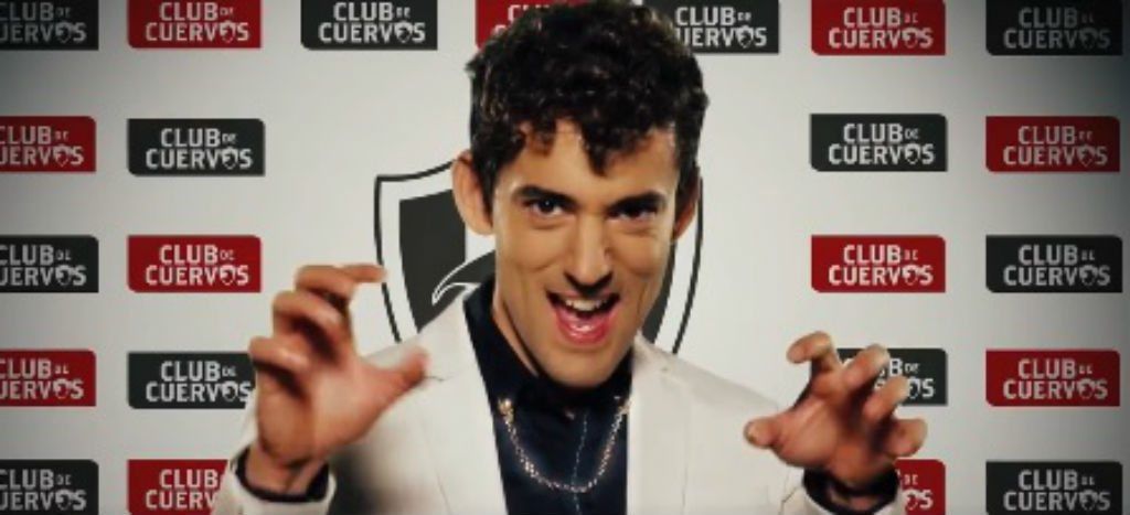 Club de Cuervos se mofa de Chivas TV (Video) | Aristegui Noticias