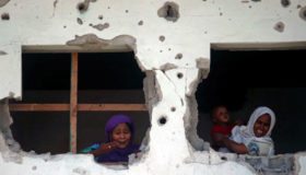 Mueren 20 personas en un minibús por explosión de mina terrestre en Somalia