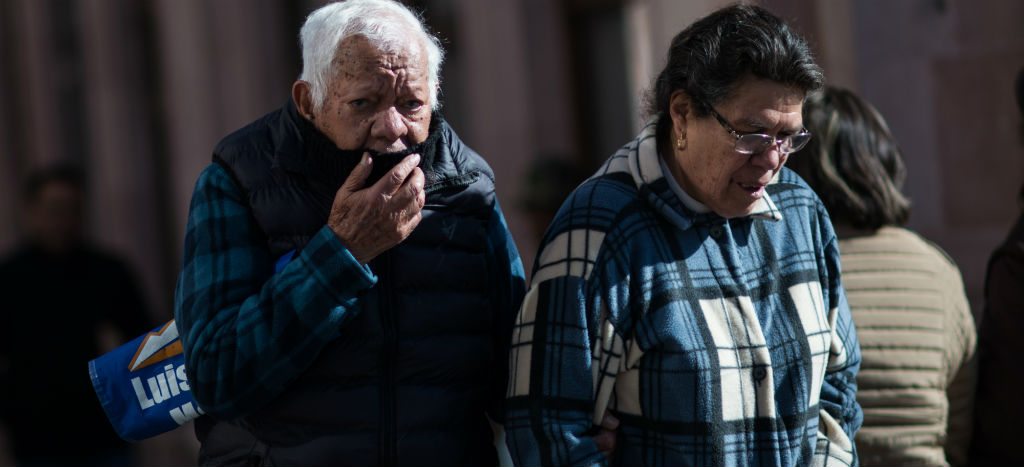 Chihuahua: Fallece pareja de 85 años por inhalar monóxido de carbono de un calentador