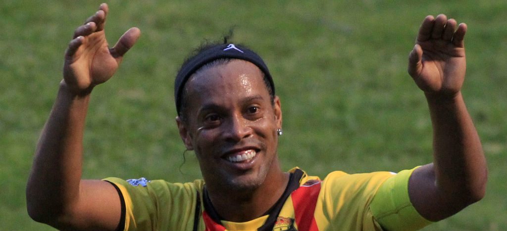 Un Día Triste Para El Futbol... Ronaldinho Se Retira | Aristegui Noticias