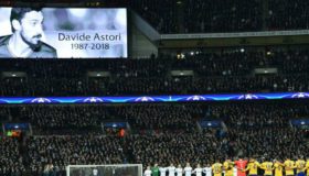 Rinden minuto de silencio a Davide Astori en Wembley (Video)