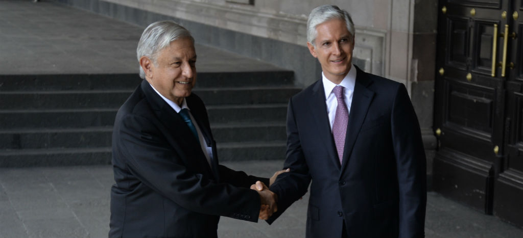 AMLO convocará a 50 mil nuevos elementos para el Ejército, la Marina y ...
