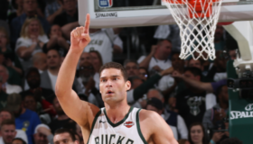 NBA: Se pone Bucks adelante 1-0 en la Final de la Conferencia Este | Video