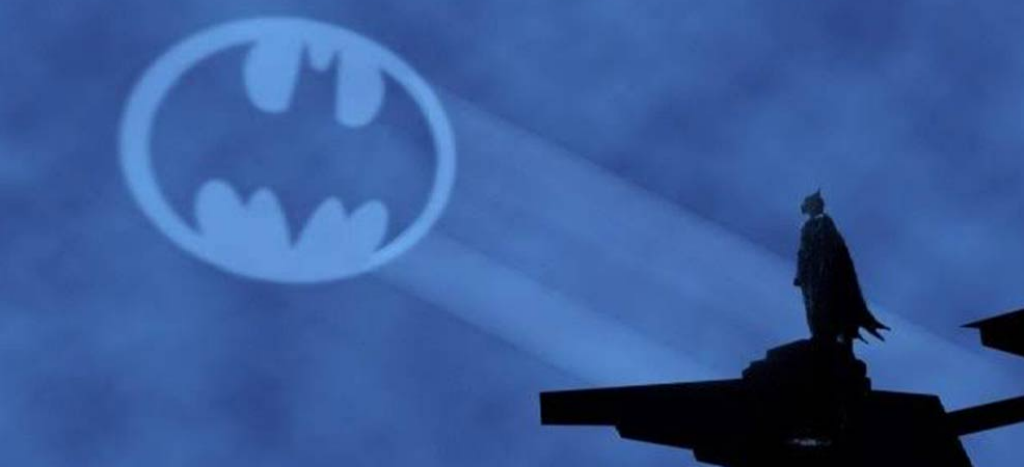 Proyectarán 'batiseñal' en CdMx por 80 aniversario de 'Batman' | Aristegui  Noticias