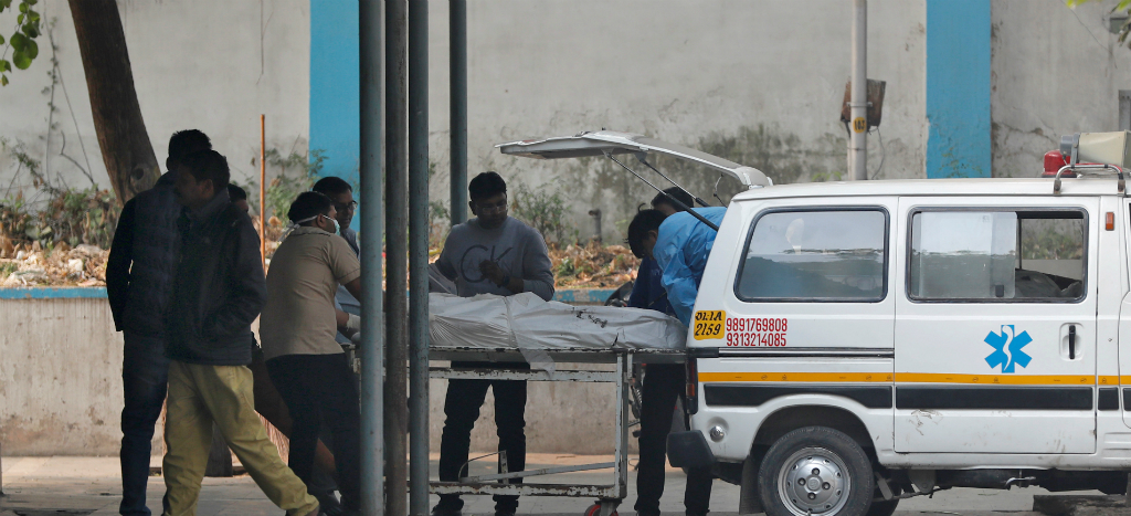 Al menos 43 muertos por incendio en un taller en Nueva Delhi Al menos 43 muertos por incendio en un taller en Nueva Delhi