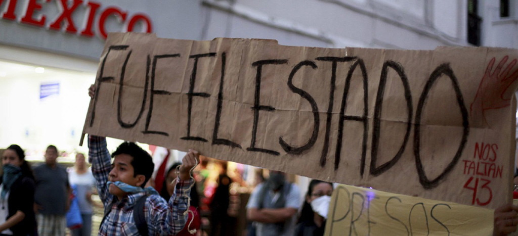 Gobierno torturó personas y sembró pruebas en caso Ayotzinapa, indica sentencia | Entérate