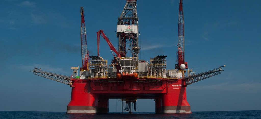 Peso cae por temores de profunda recesión; precio de petróleo se desploma