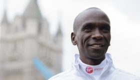 Sólo piensa Eliud Kipchoge en defender su título olímpico en maratón | Video