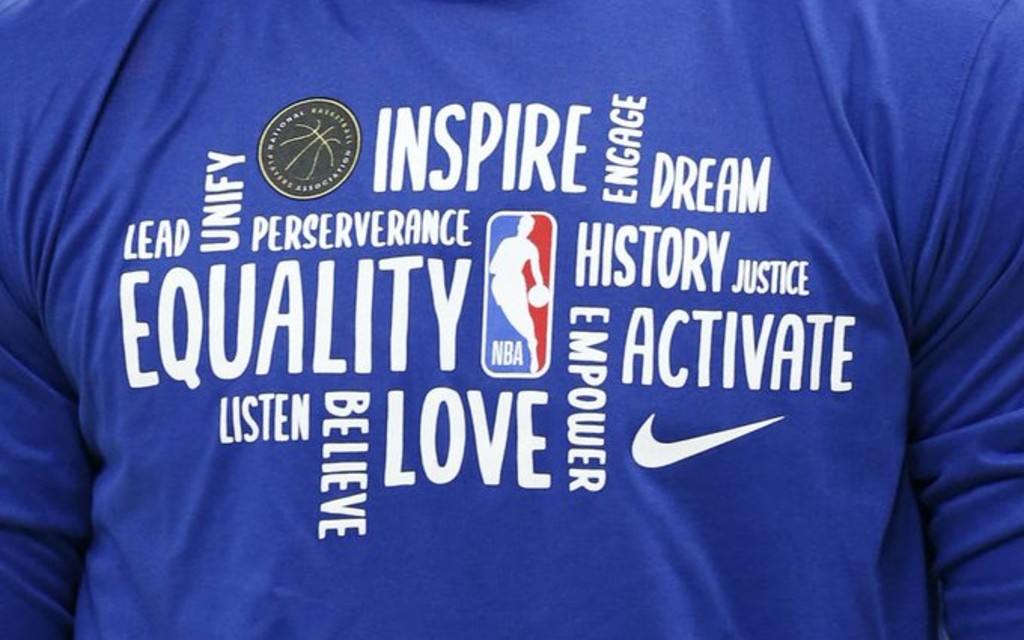 NBA: jugadores justicia en sus camisetas | Video | Aristegui Noticias