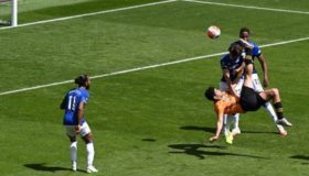 Muerden Wolves, con gol de Raúl Jiménez, al Everton | Video