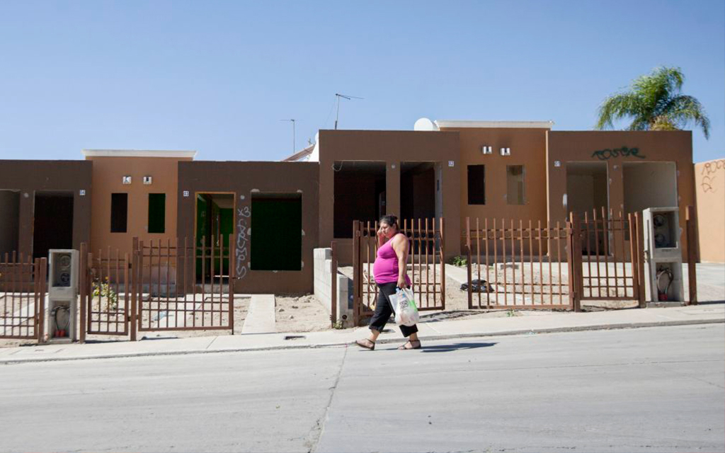 Firman CDMX e Infonavit convenio para bajar costo de vivienda | Video ...