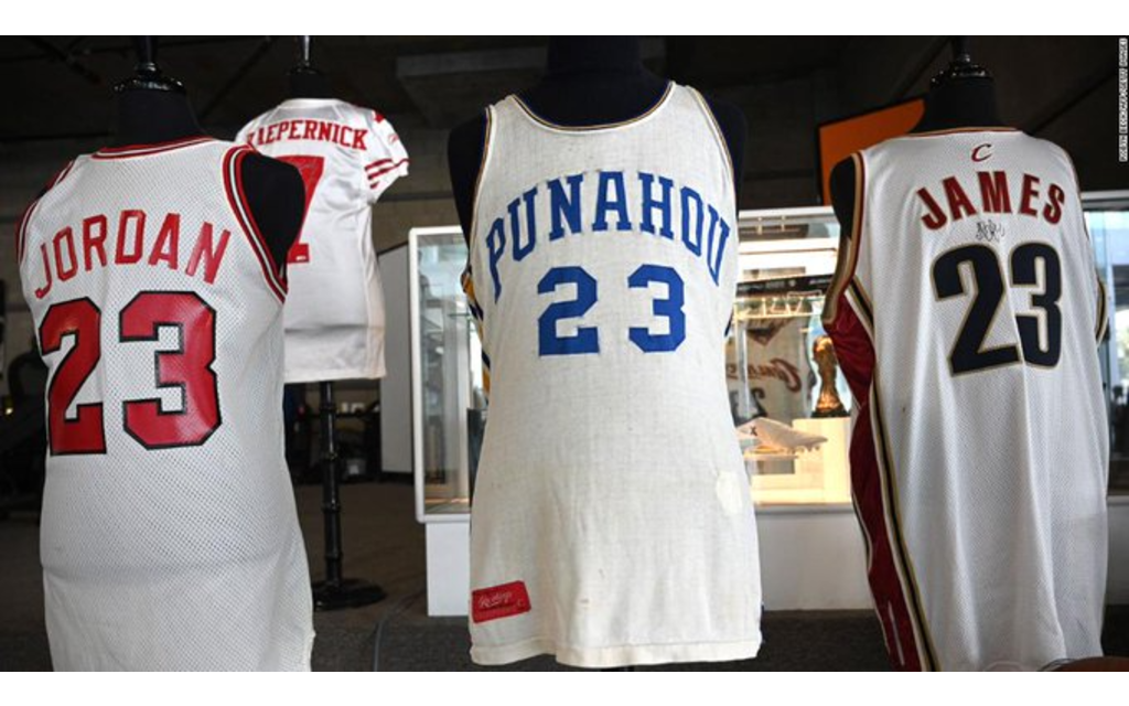 Alcanzan jerseys de Michael Jordan y Barack Obama cifras récord en