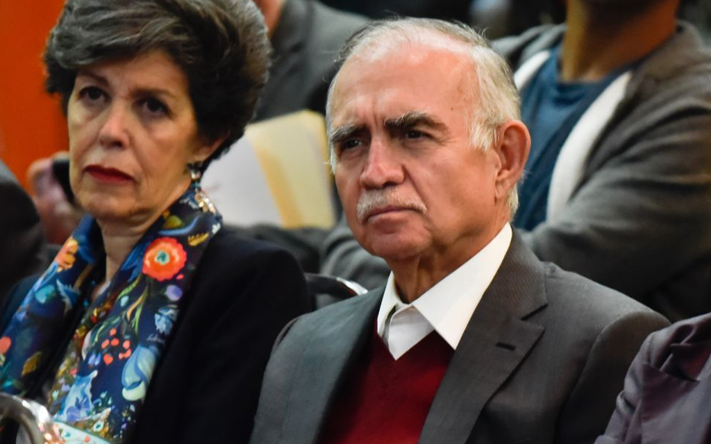 Mesa de análisis: ¿la salida de Alfonso Romo afecta el vínculo de la 4T con la IP? | Video Mesa de análisis: ¿la salida de Alfonso Romo afecta el vínculo de la 4T con la IP? | Video