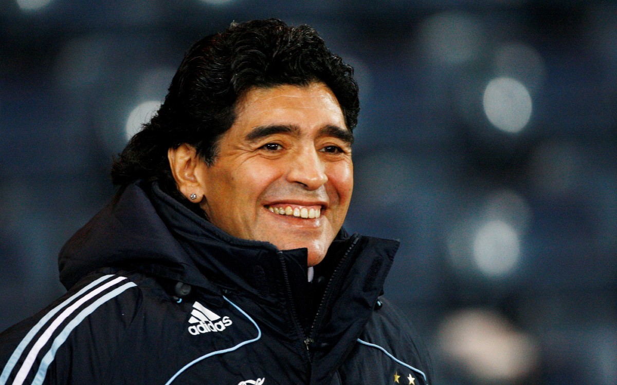 Fiscales argentinos presentaron cargos contra el equipo médico de Maradona