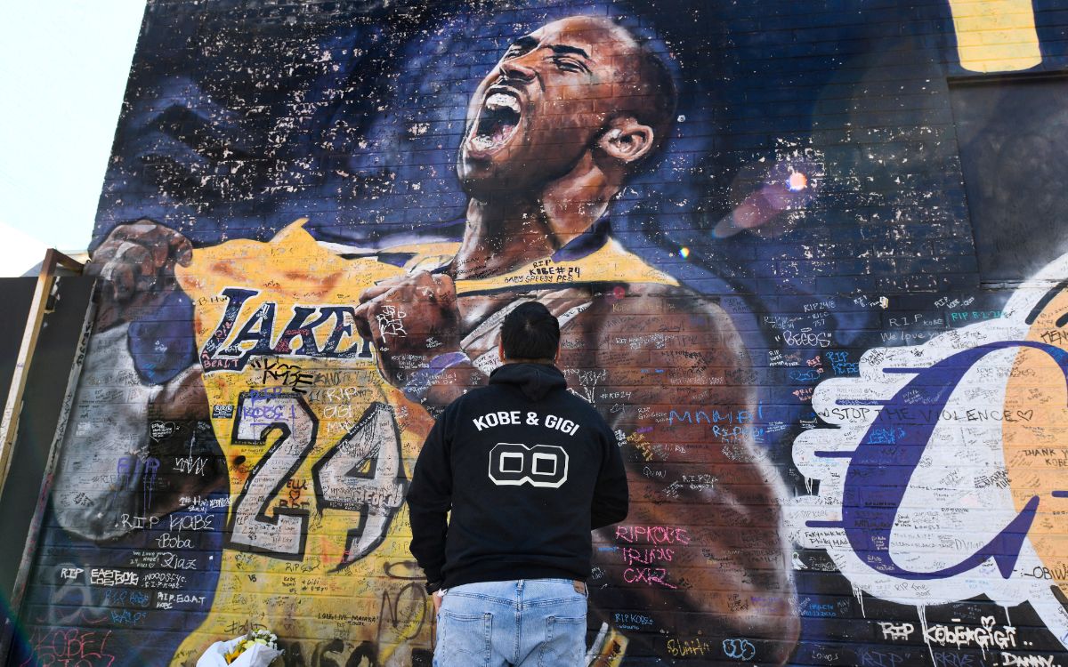 Nba Los Ángeles Conmemora El Primer Aniversario De La Muerte De Kobe