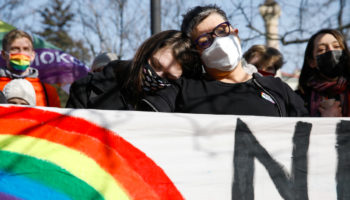 El Vaticano acepta la bendición de parejas homosexuales sin considerarlas matrimonio