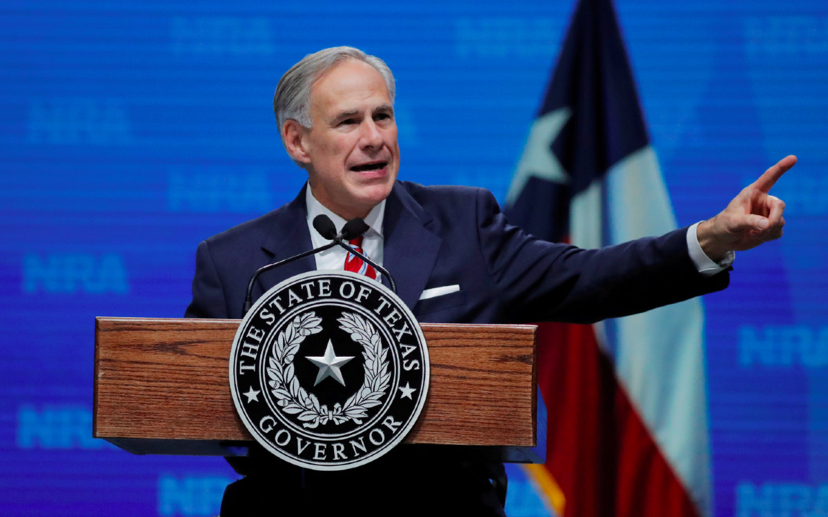 Texas Governor Threatens to Reimpose Inspections at Mexico Border