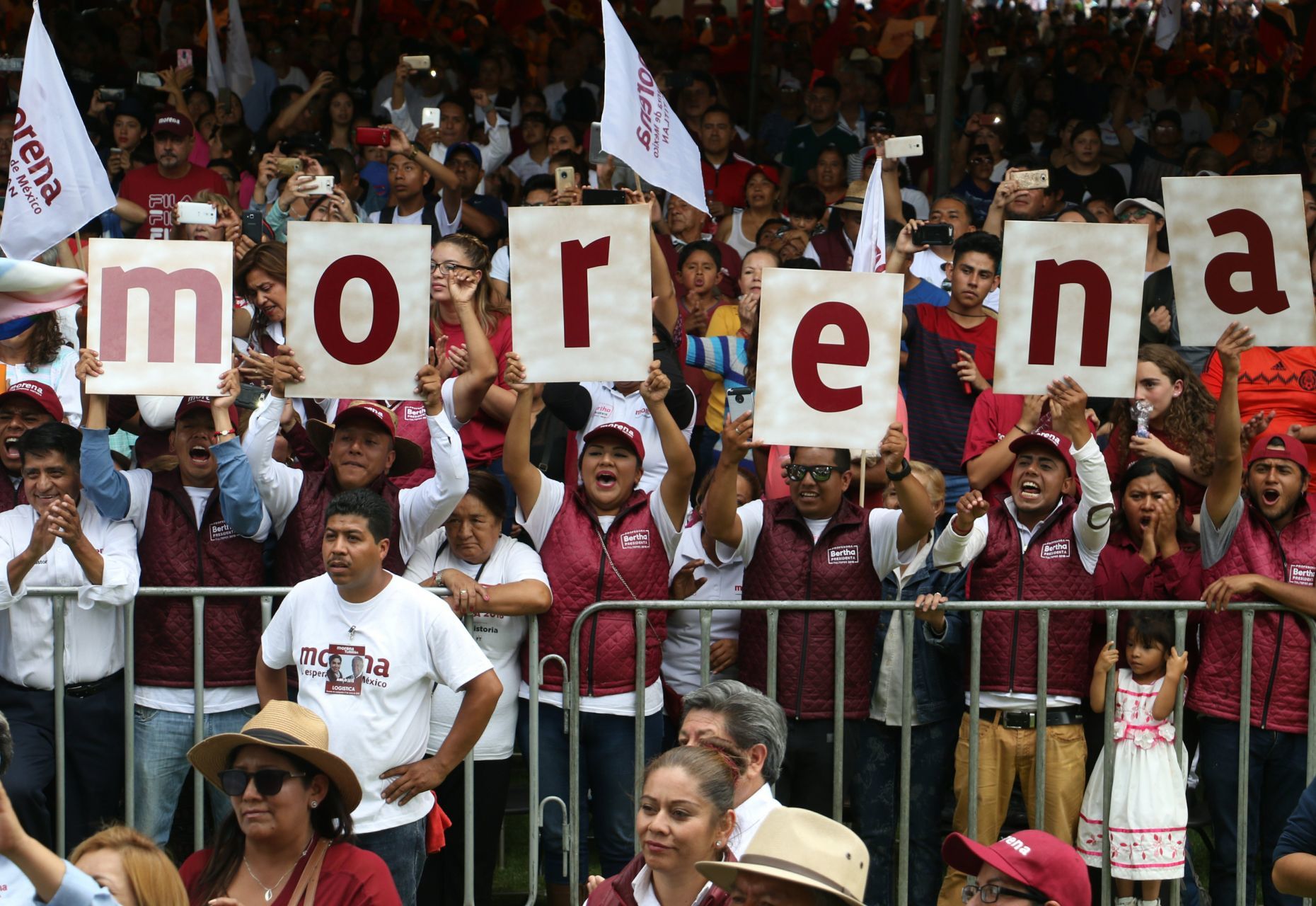 Morena frena la afiliación de nuevos militantes; enfocará esfuerzos en la  ratificación de mandato | Aristegui Noticias