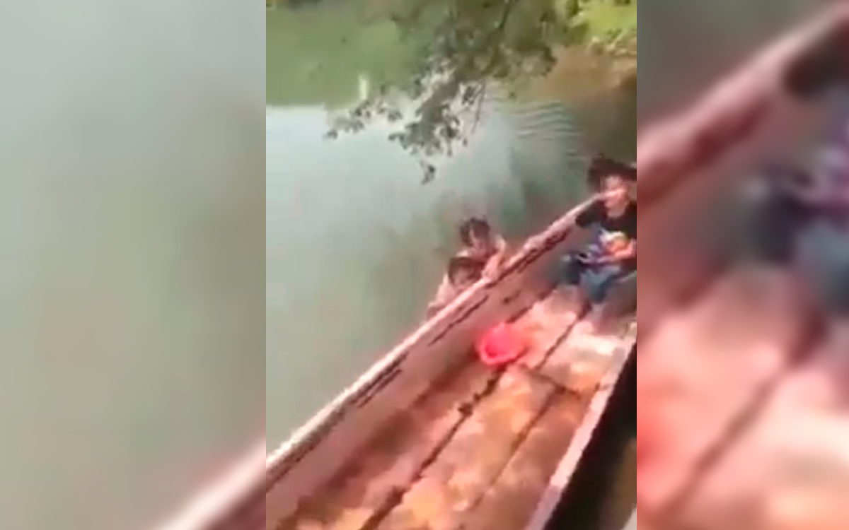 Captan a hombre bañándose desnudo con una niña en río de Tabasco; fiscalía  investiga | Video | Aristegui Noticias