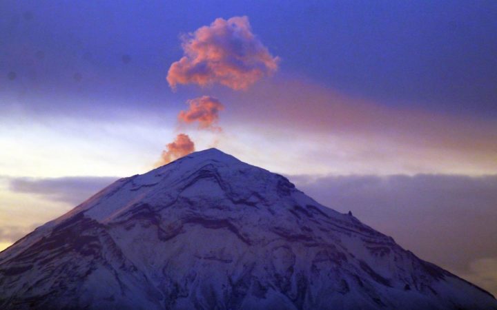 Reportan la formación de un domo en el cráter del Popocatépetl Reportan la formación de un domo en el cráter del Popocatépetl